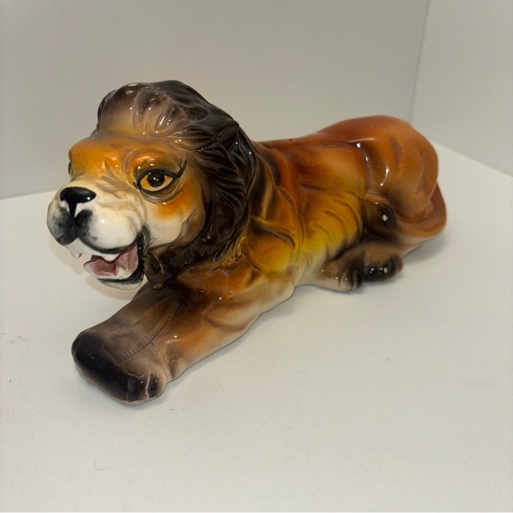 Vintage midcentury made in Japan Chalkware lion figurine